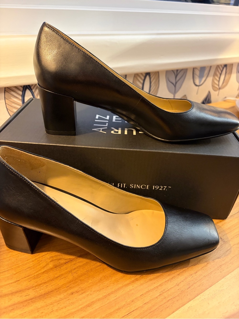 Naturalizer WIDE Classic Black Leather Block Heel Pumps - Women